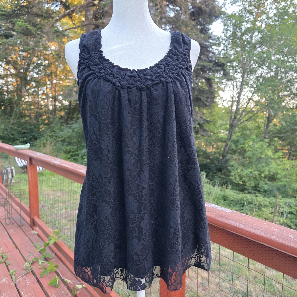Cable And Gague Elegant Black Lace Sleeveless Top